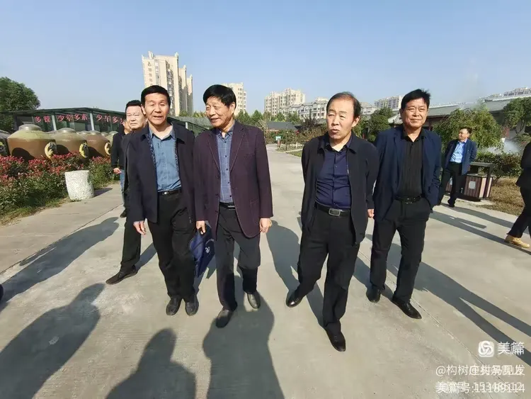 平顶山市人大常委会原主任王寿梅,平顶山市绿色产业促进会首席顾问关